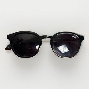QUAY Walk On Polarized Unisex Sunglasses Tortoiseshell/Gray